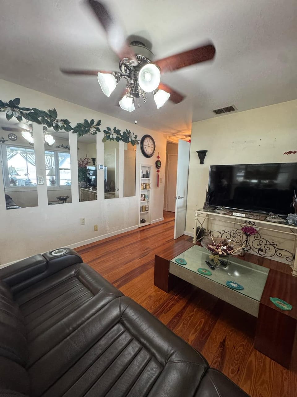 Communal lounge/ TV room, Living room