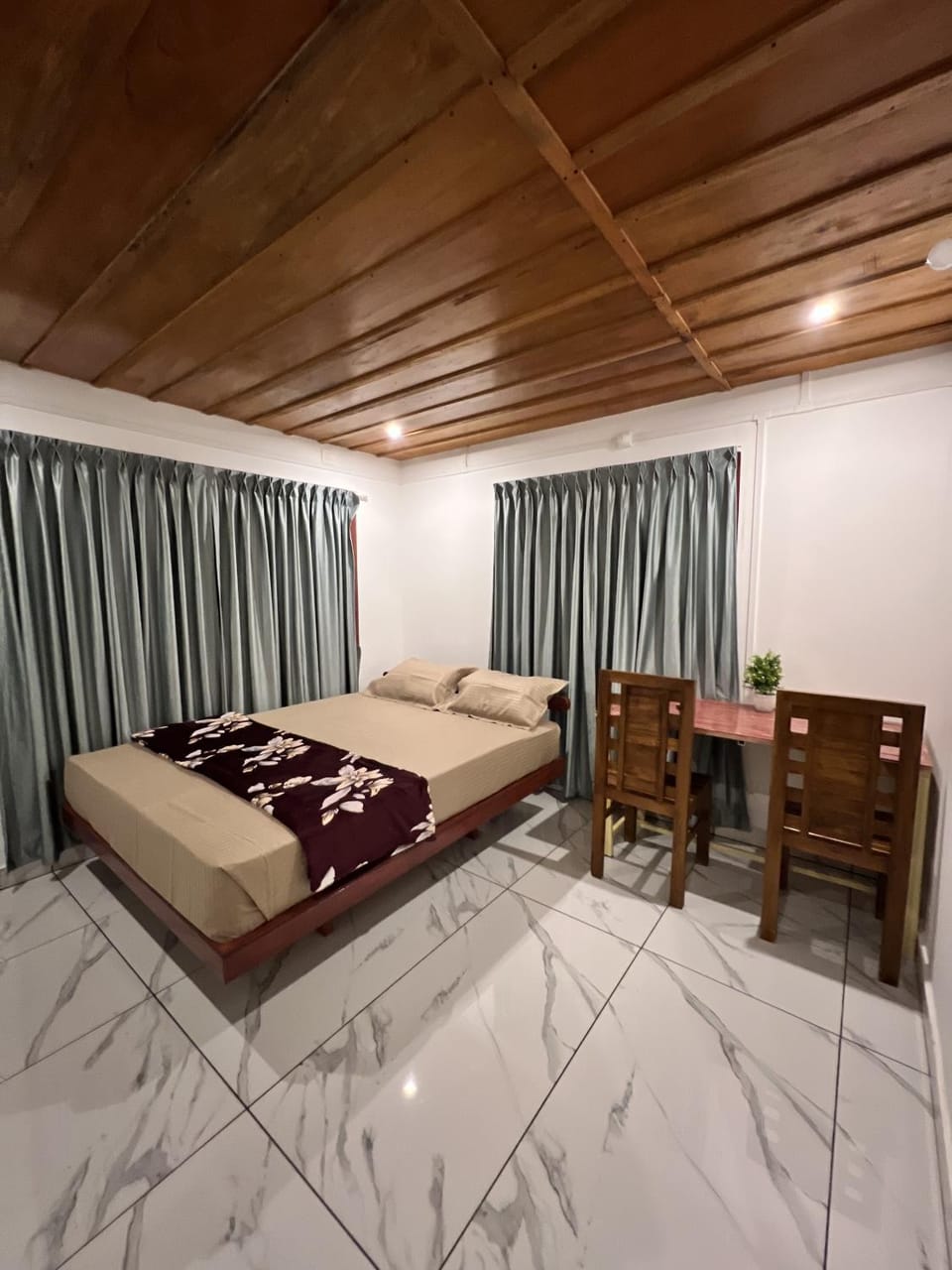 Photo of the whole room, Bedroom