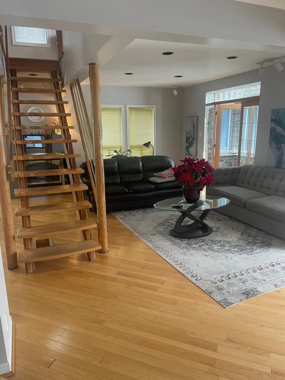 Extremely Cheap Room in Best Area 24x7 Checkin Vacation rental in Ajax