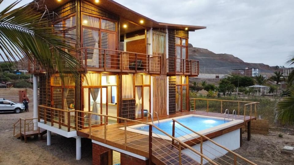 Beach house ballena Tower Villa in Peru