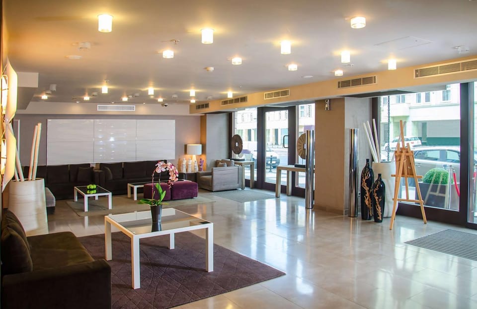Lobby or reception, On site