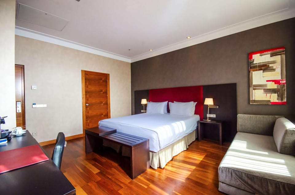 Photo of the whole room, Bedroom, On site