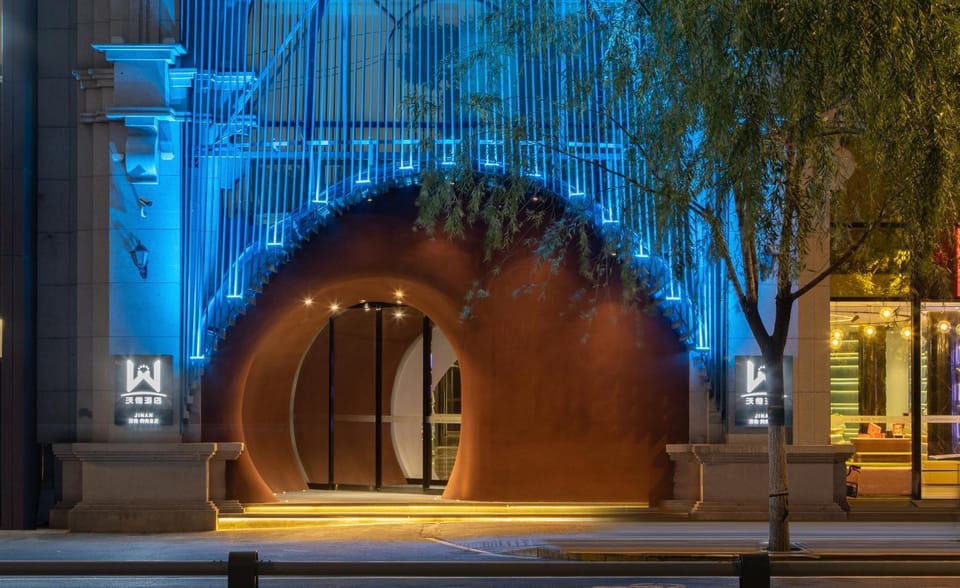 Facade/entrance, Night