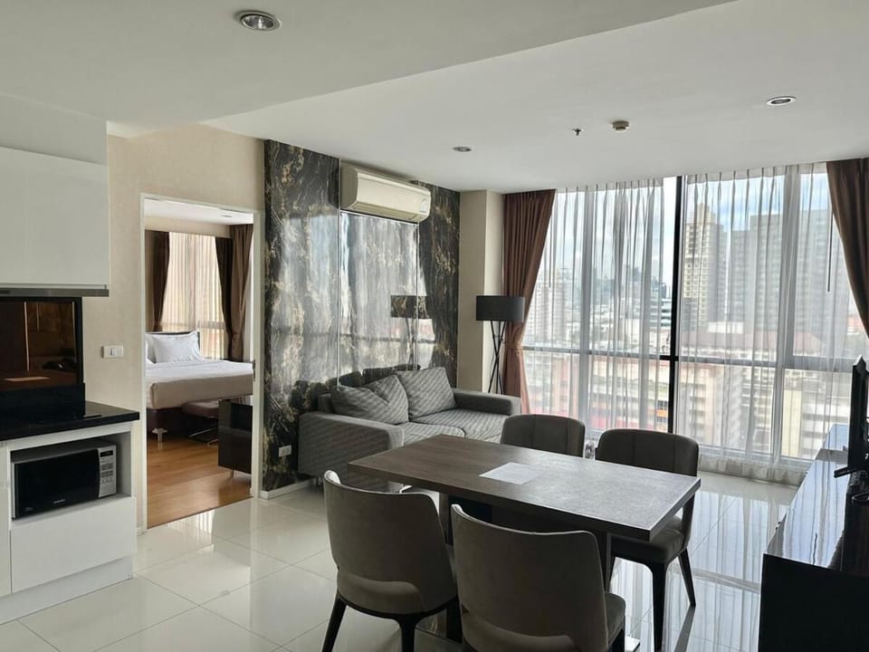 Spacious Luxury Serviced Apartment Apartment in Bangkok