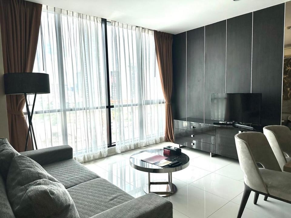 Spacious Luxury Serviced Apartment Apartment in Bangkok