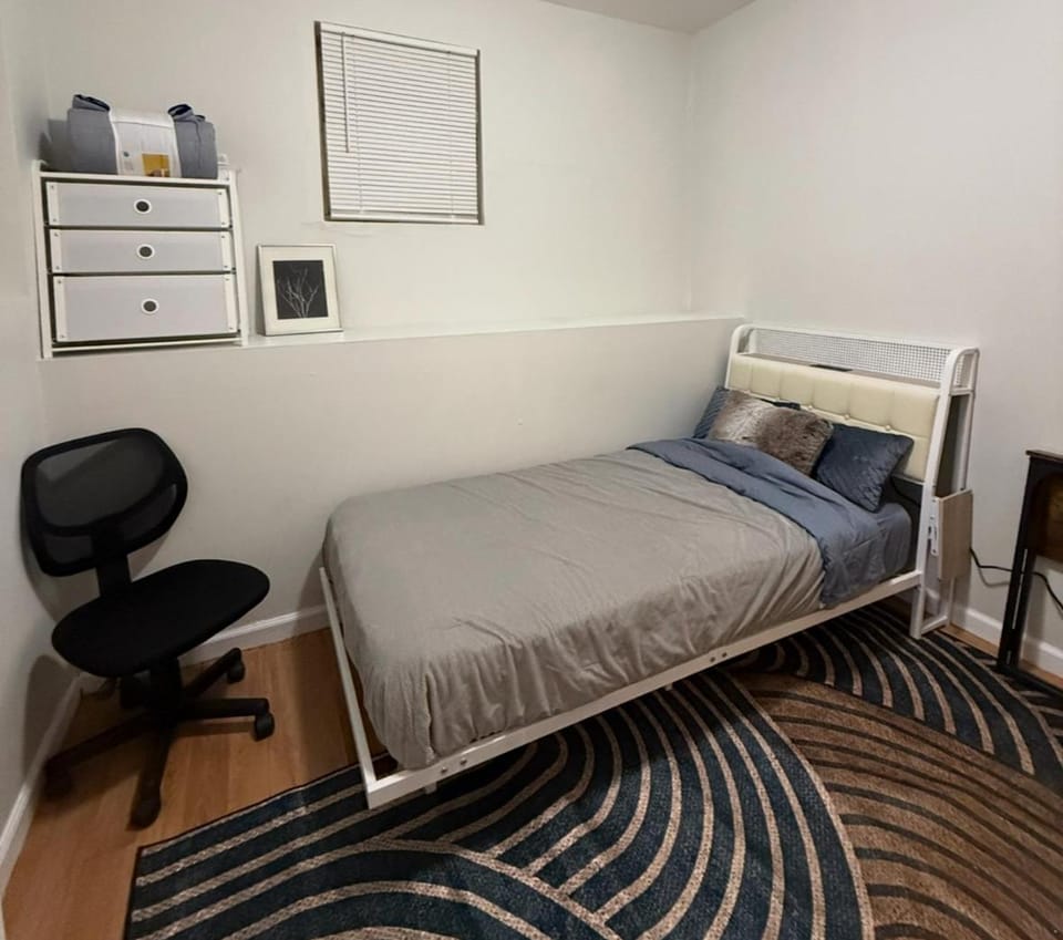 Comfy apt with skyline front view Mins away from NYC Vacation rental in Hoboken