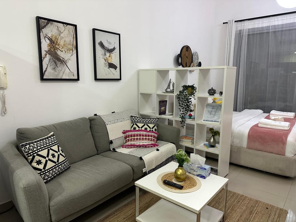 Studio Apartment- Dubai Marina Apartment in Dubai