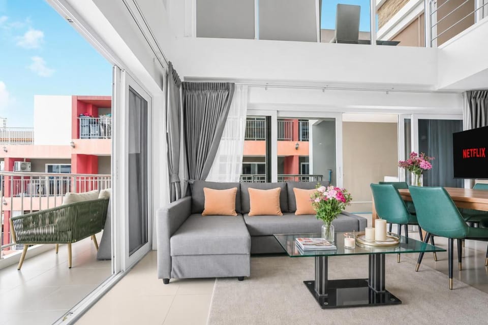 Property building, Patio, Day, View (from property/room), Balcony/Terrace, Living room, Seating area, Dining area