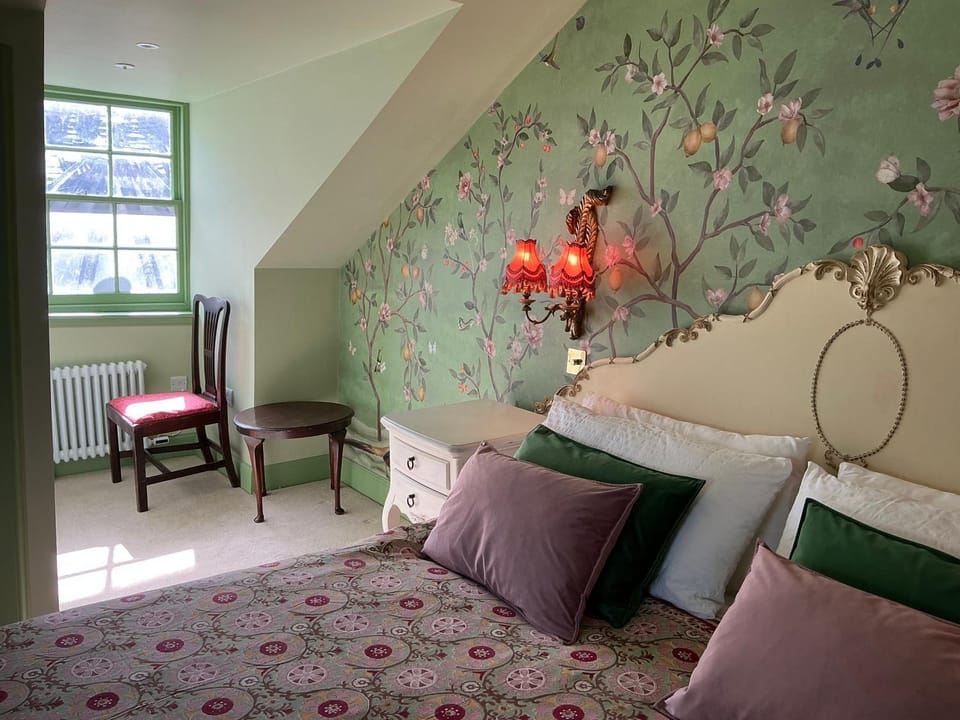 Historic Apartment near the Castle, 5 min from train station Apartment in Edinburgh