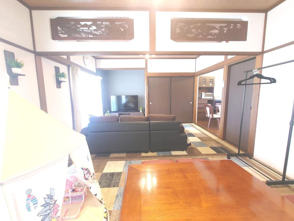 TV and multimedia, Living room, Dining area