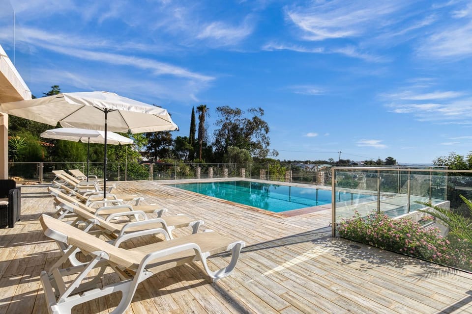 Pool view, Swimming pool, sunbed