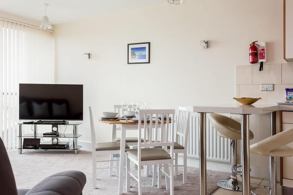Poppies - Apartment on Poole Quay with Parking Apartment in Poole