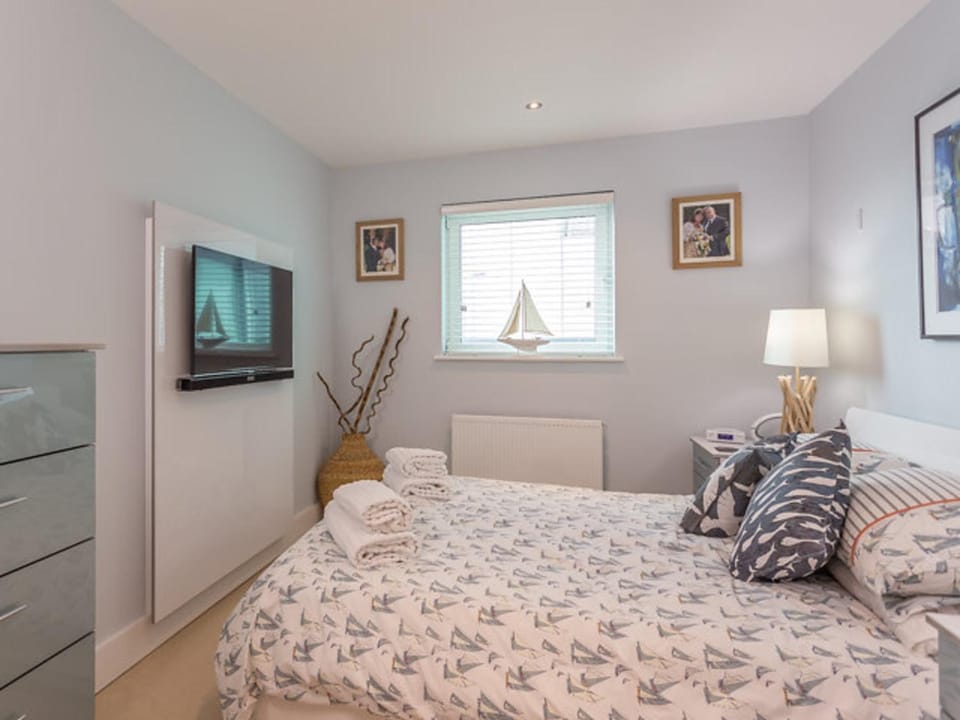 Sail Away - Luxury Apartment with Stunning Harbour Views Apartment in Poole