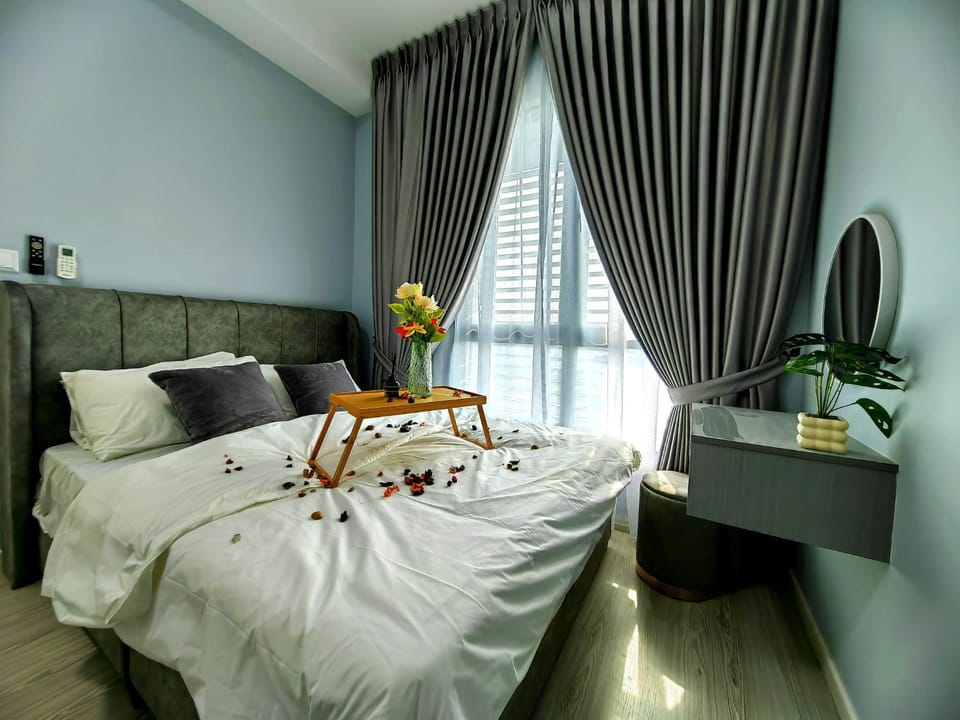 Bed, Photo of the whole room, Bedroom