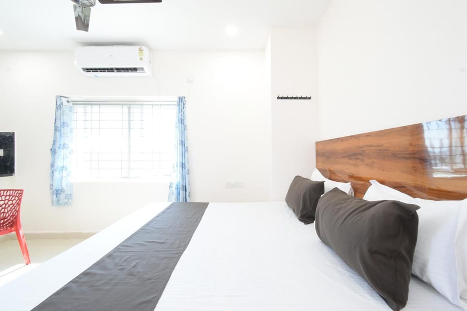 Bed, air conditioner