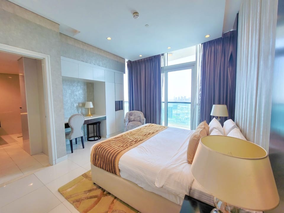 Blue Ocean Holiday Homes - Damac Upper Crest Apartment in Dubai
