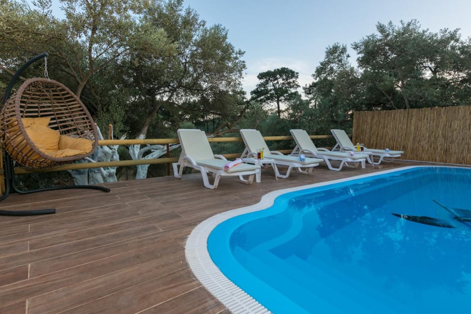 Day, Pool view, Swimming pool, sunbed