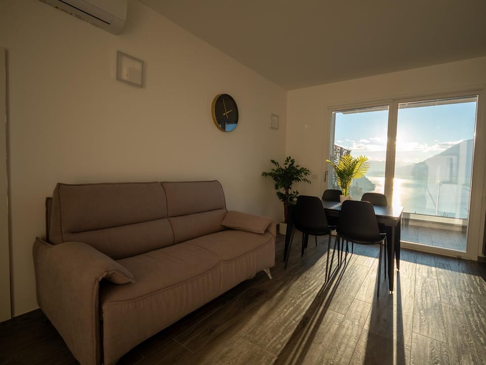Ciclamino House Apartment in Bellano