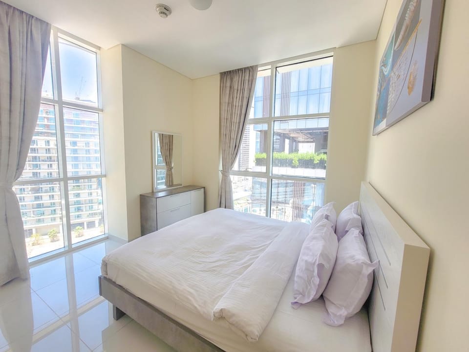 Blue Ocean Holiday Homes - Damac Park Central Apartment in Dubai