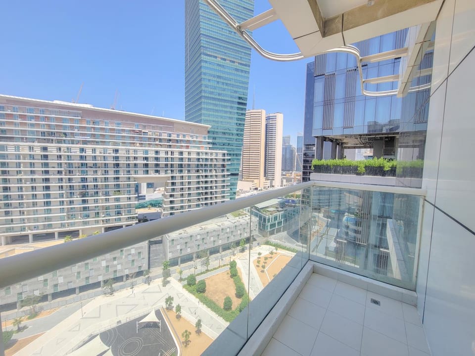 Blue Ocean Holiday Homes - Damac Park Central Apartment in Dubai