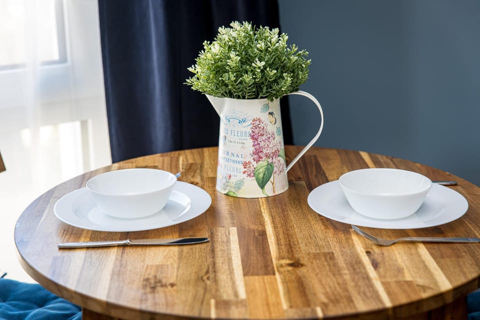Coffee/tea facilities, Dining area