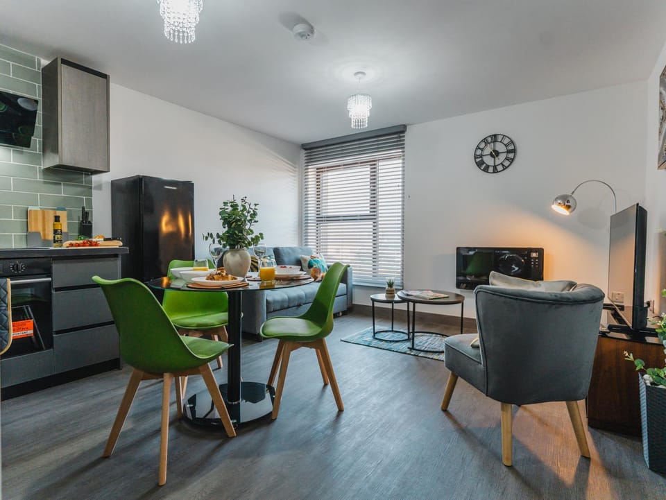 Communal lounge/ TV room, Seating area, Dining area