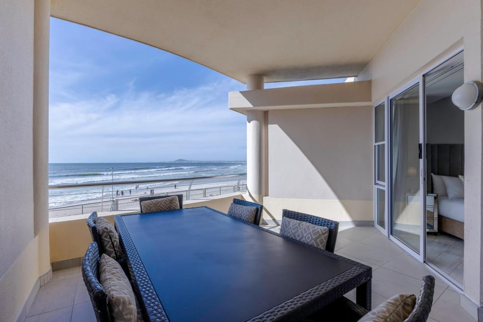 Lagoon Beach Luxury Apartments Apartment in Cape Town