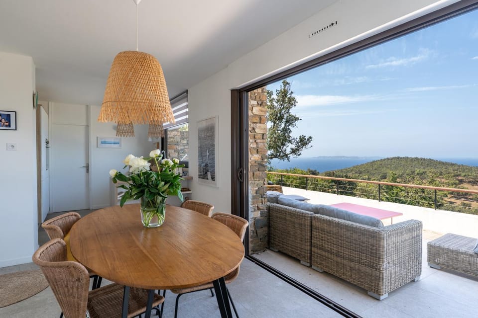 Day, Natural landscape, View (from property/room), Balcony/Terrace, Living room, Seating area, Dining area, Mountain view, Sea view