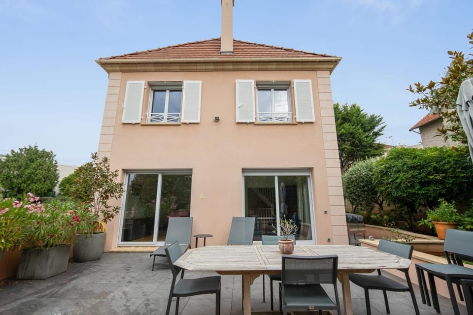 Property building, Balcony/Terrace