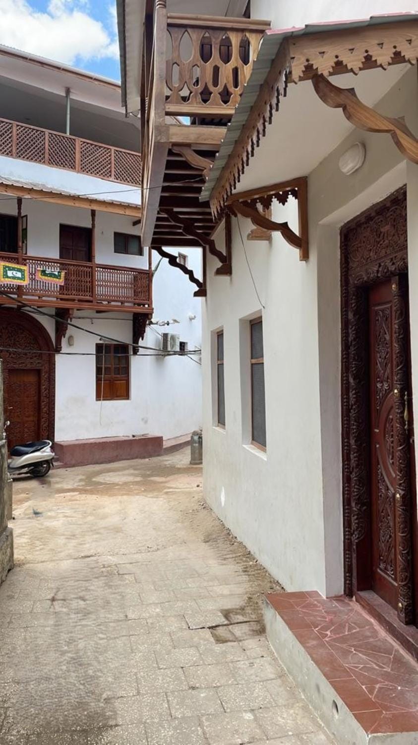 Property building, Balcony/Terrace