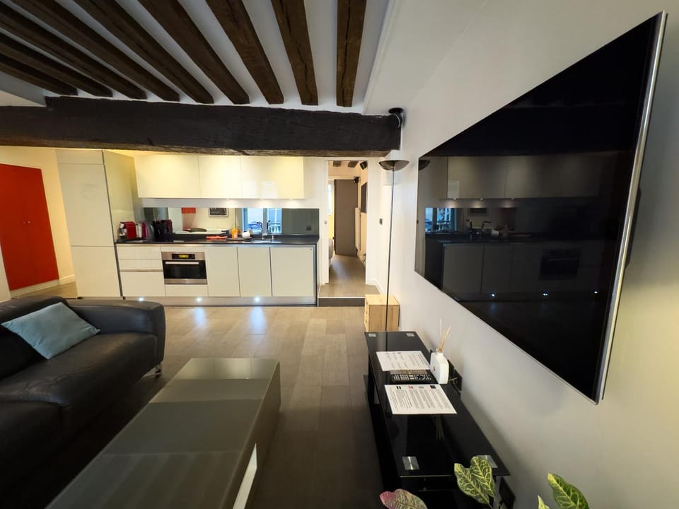 Communal lounge/ TV room, TV and multimedia, Kitchen or kitchenette, Living room
