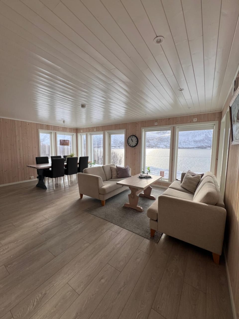 Ocean View Cottage House in Lapland