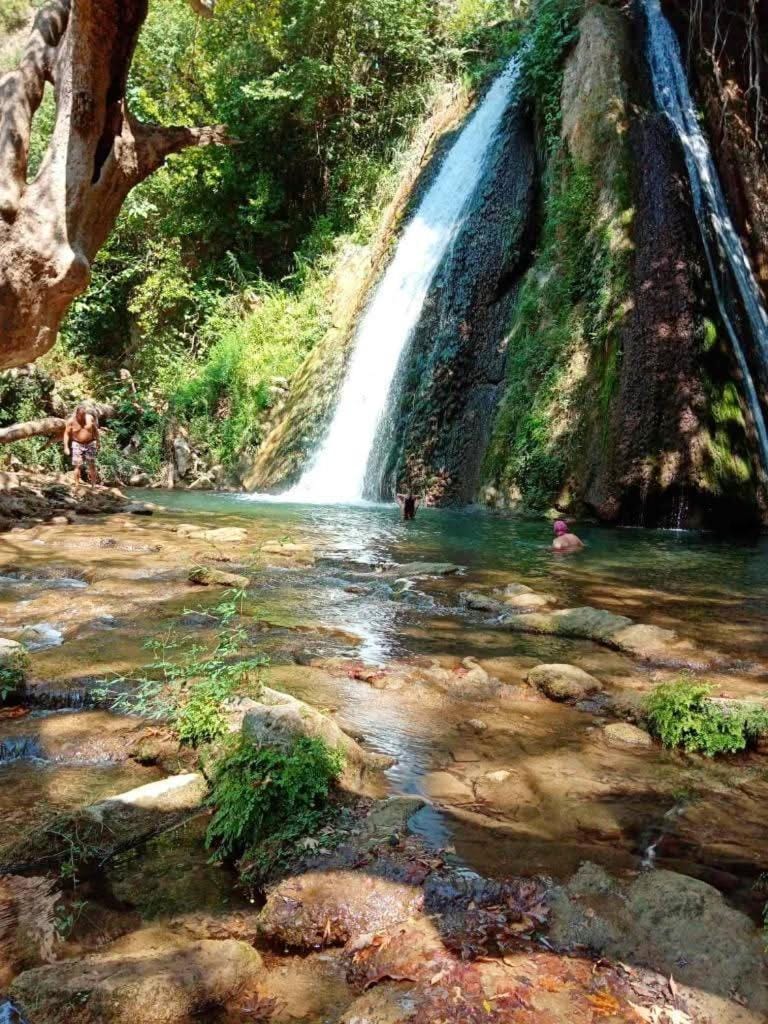 Δίδυμοι καταρράκτες apartment - Twin waterfalls apartment Apartment in Peloponnese, Western Greece and the Ionian