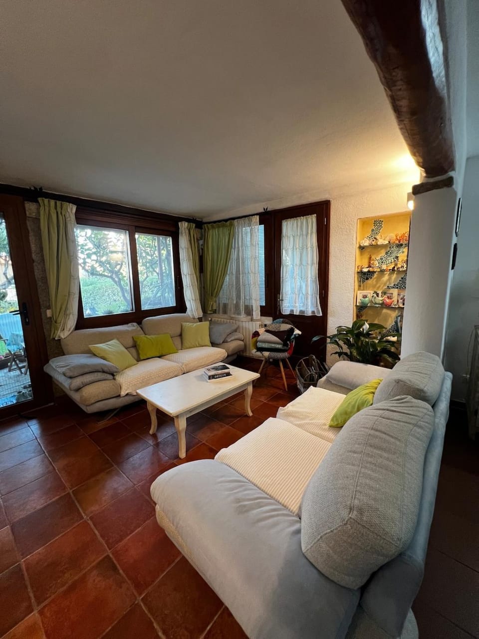 Living room, Photo of the whole room, Seating area