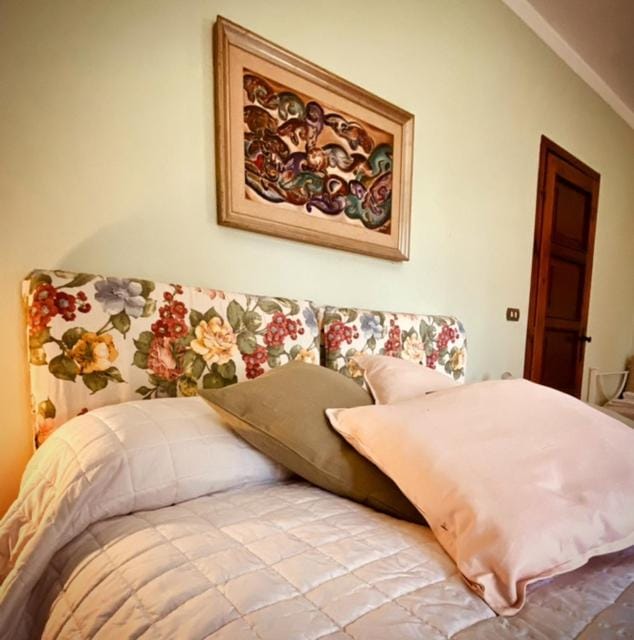 Bed, Decorative detail, Bedroom