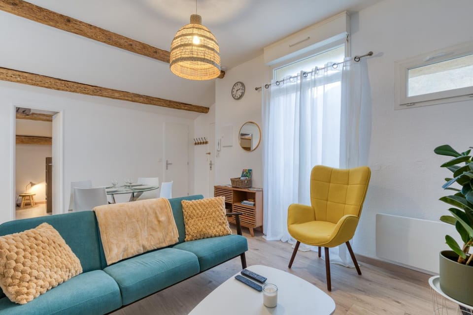 Property building, Living room