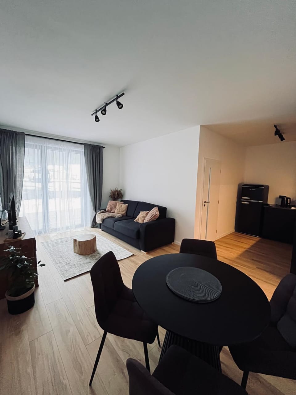 TV and multimedia, Living room, Seating area