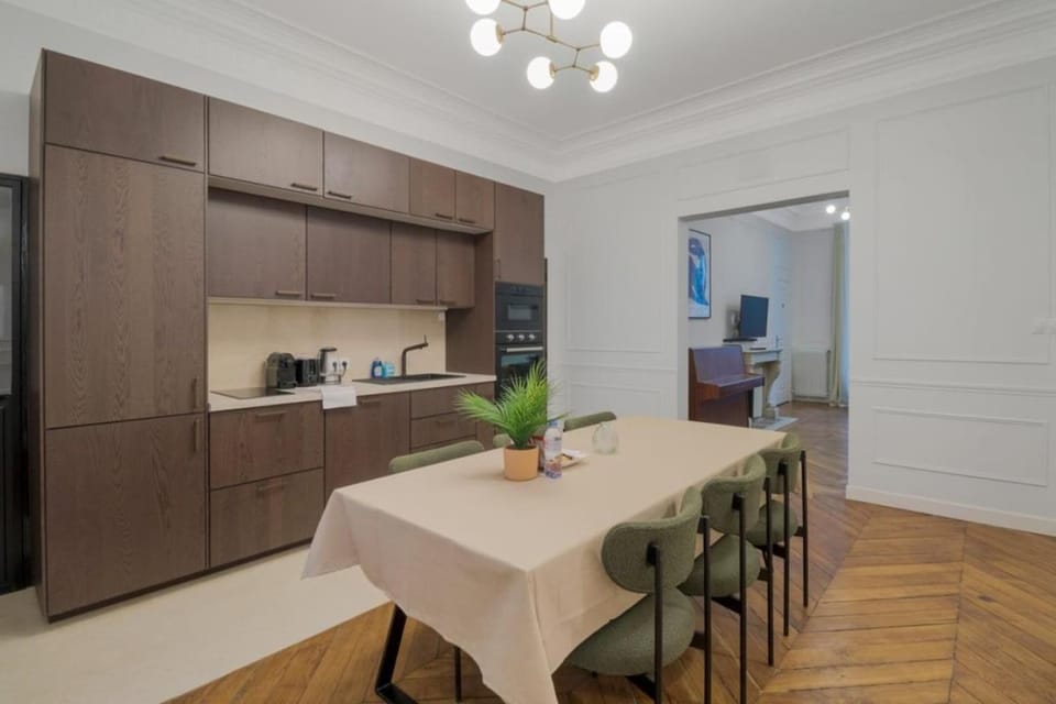 Mobility lease - La Fayette - 8 people Apartment in Paris