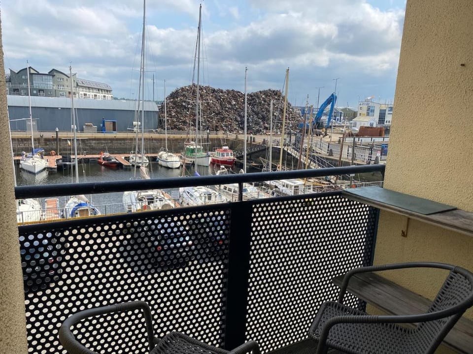 Harbour View Apartment - Two Bed with Parking Apartment in Galway