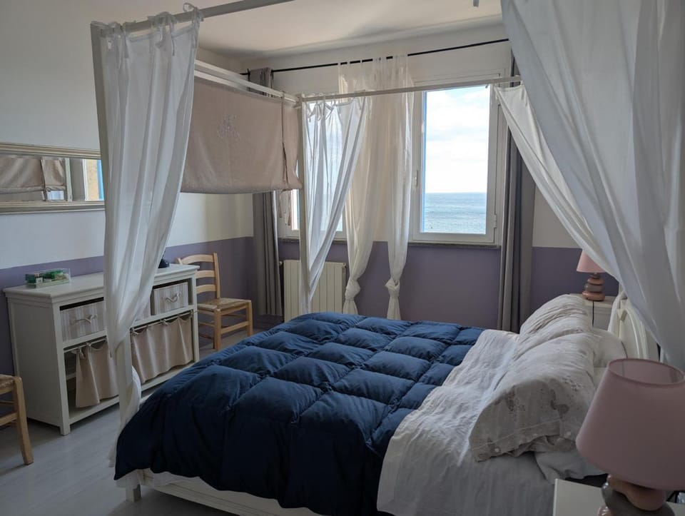 Bed, Bedroom, Sea view