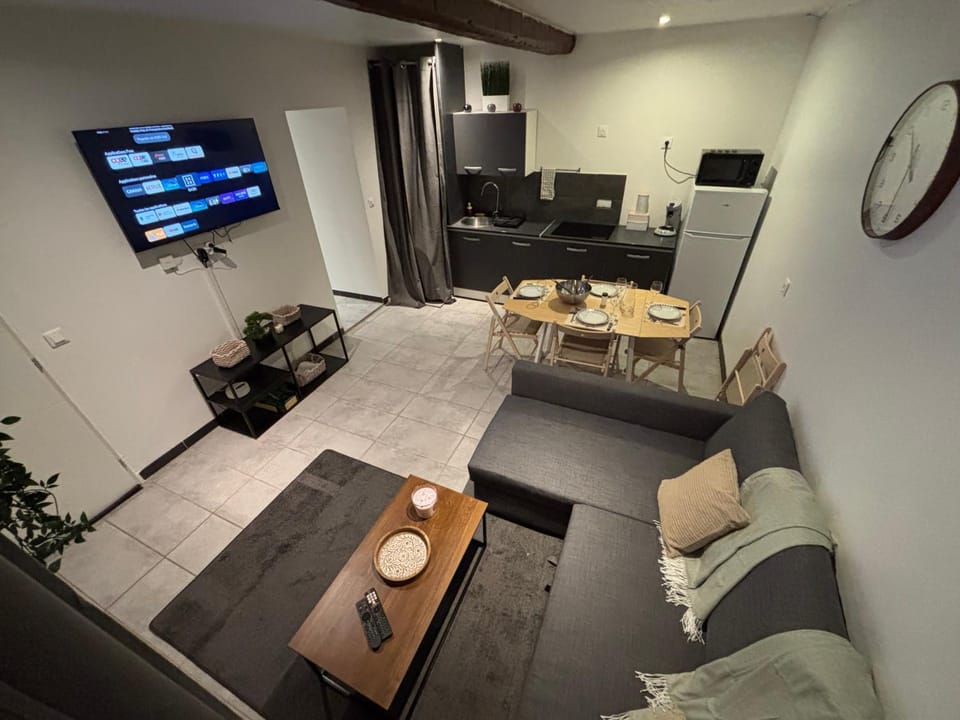 T3 avec piscine privée et aire de jeux au milieu des vignes Apartment in Vidauban