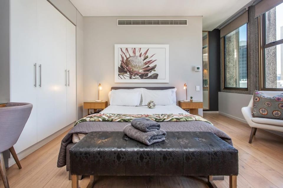 Skyline LuxRetreat- Stylish Comfort- Pool-Gym 1008 Apartment in Cape Town