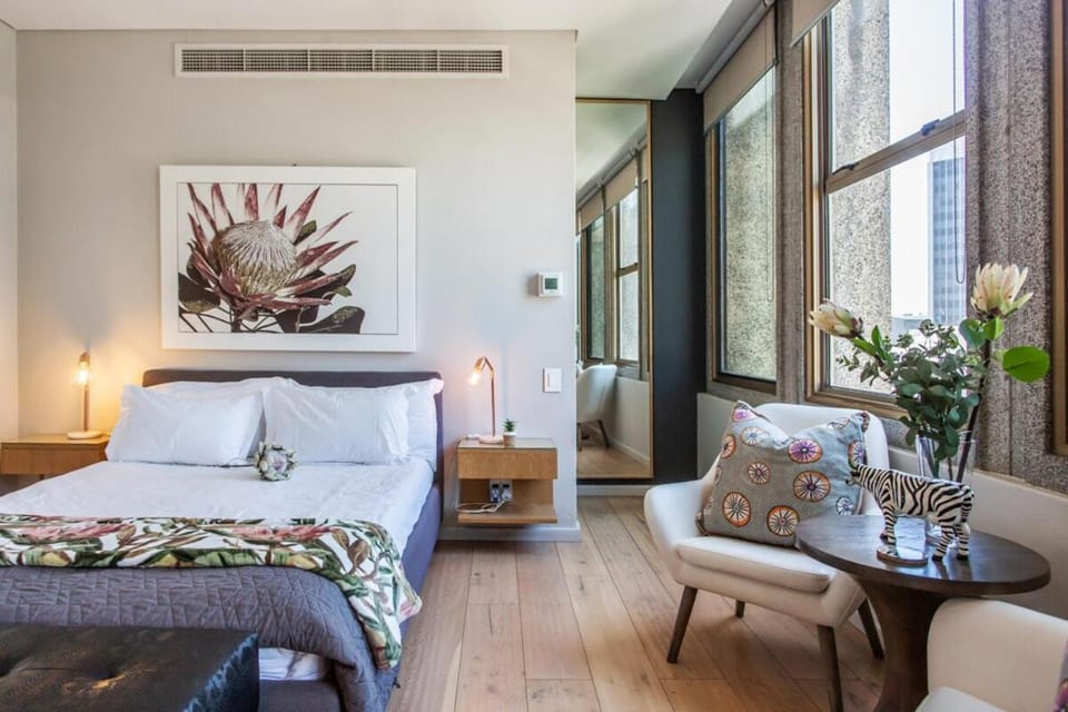 Skyline LuxRetreat- Stylish Comfort- Pool-Gym 1008 Apartment in Cape Town