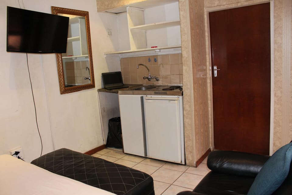 Kitchen or kitchenette, Kitchen or kitchenette