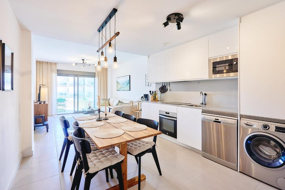Kitchen or kitchenette, Living room