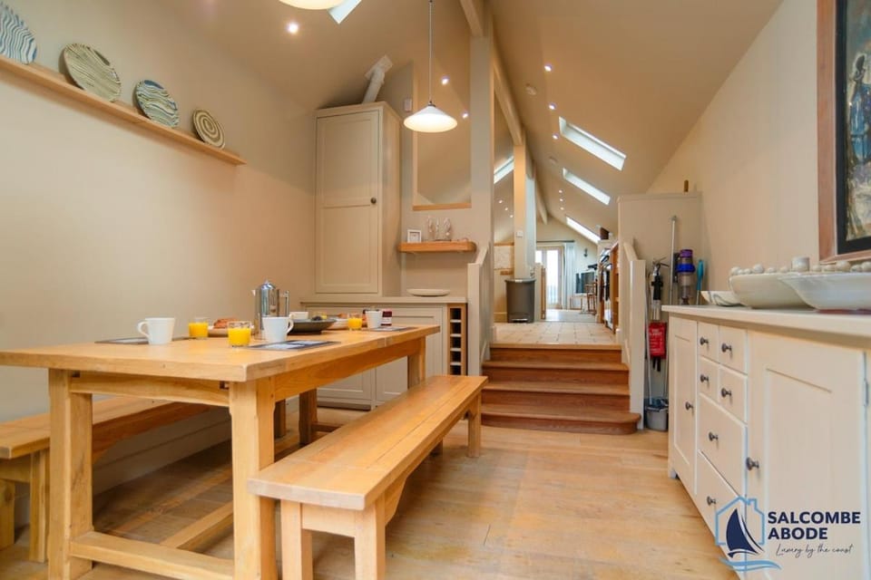 Hidden Treasure - Estuary View - Stylish - Garden House in Salcombe