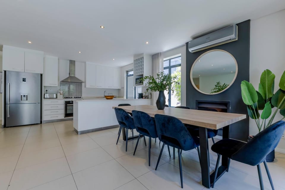 6B on Highworth House in Sea Point