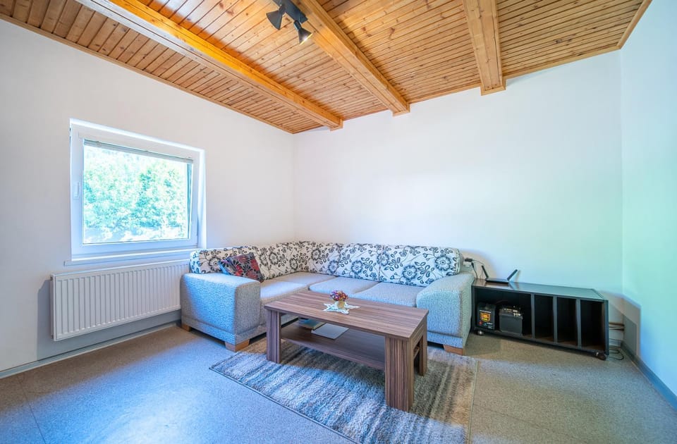 Communal lounge/ TV room, Living room, Seating area