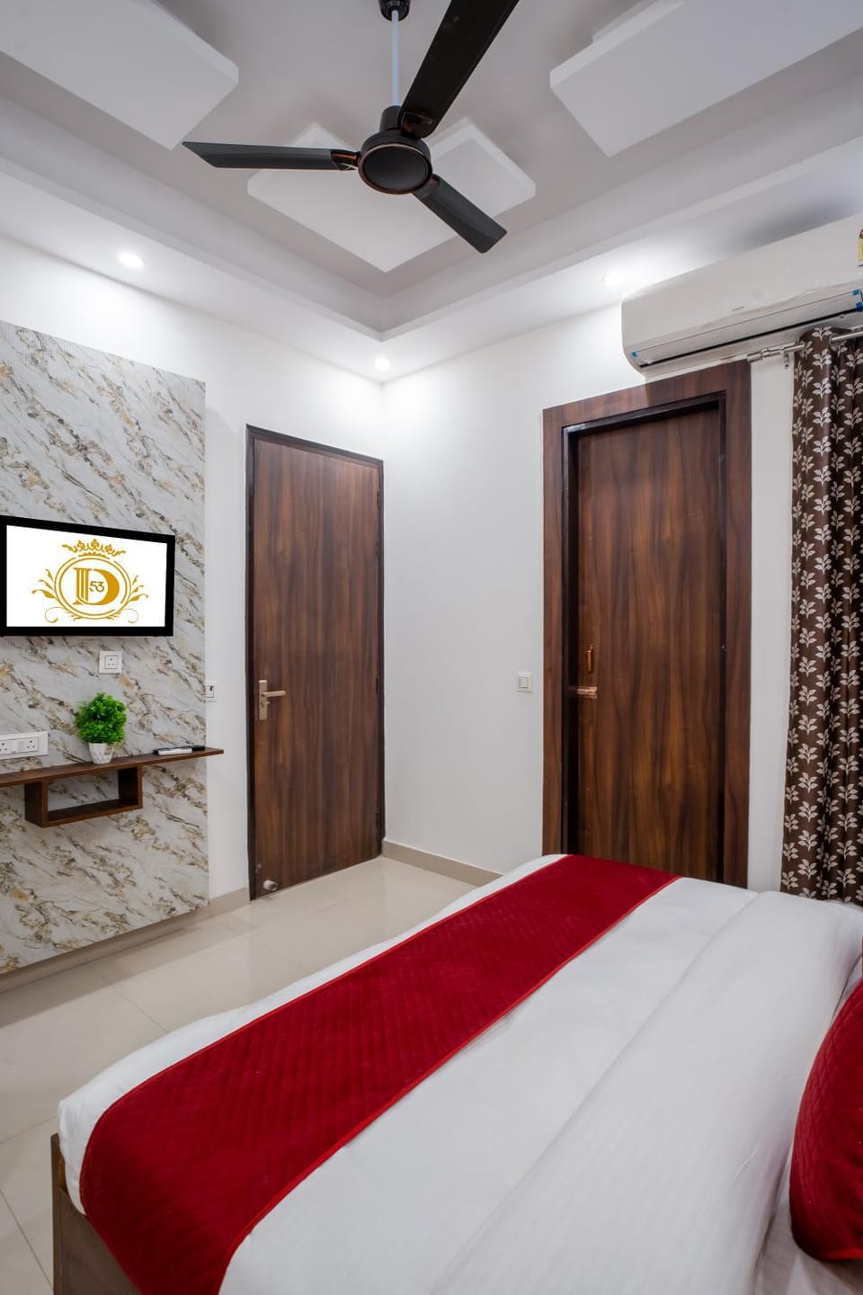 Bed, TV and multimedia, Photo of the whole room, Bedroom, wardrobe