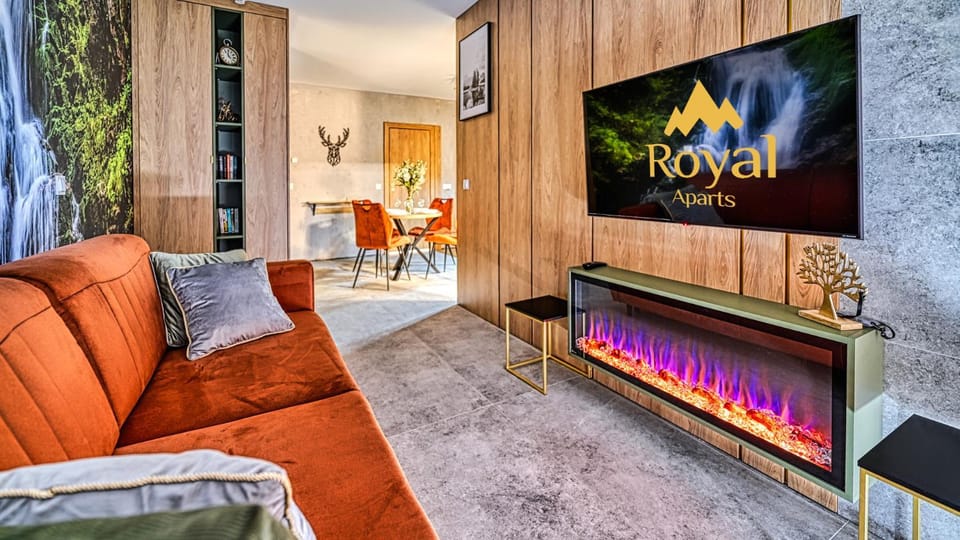 TV and multimedia, Seating area, Dining area, fireplace